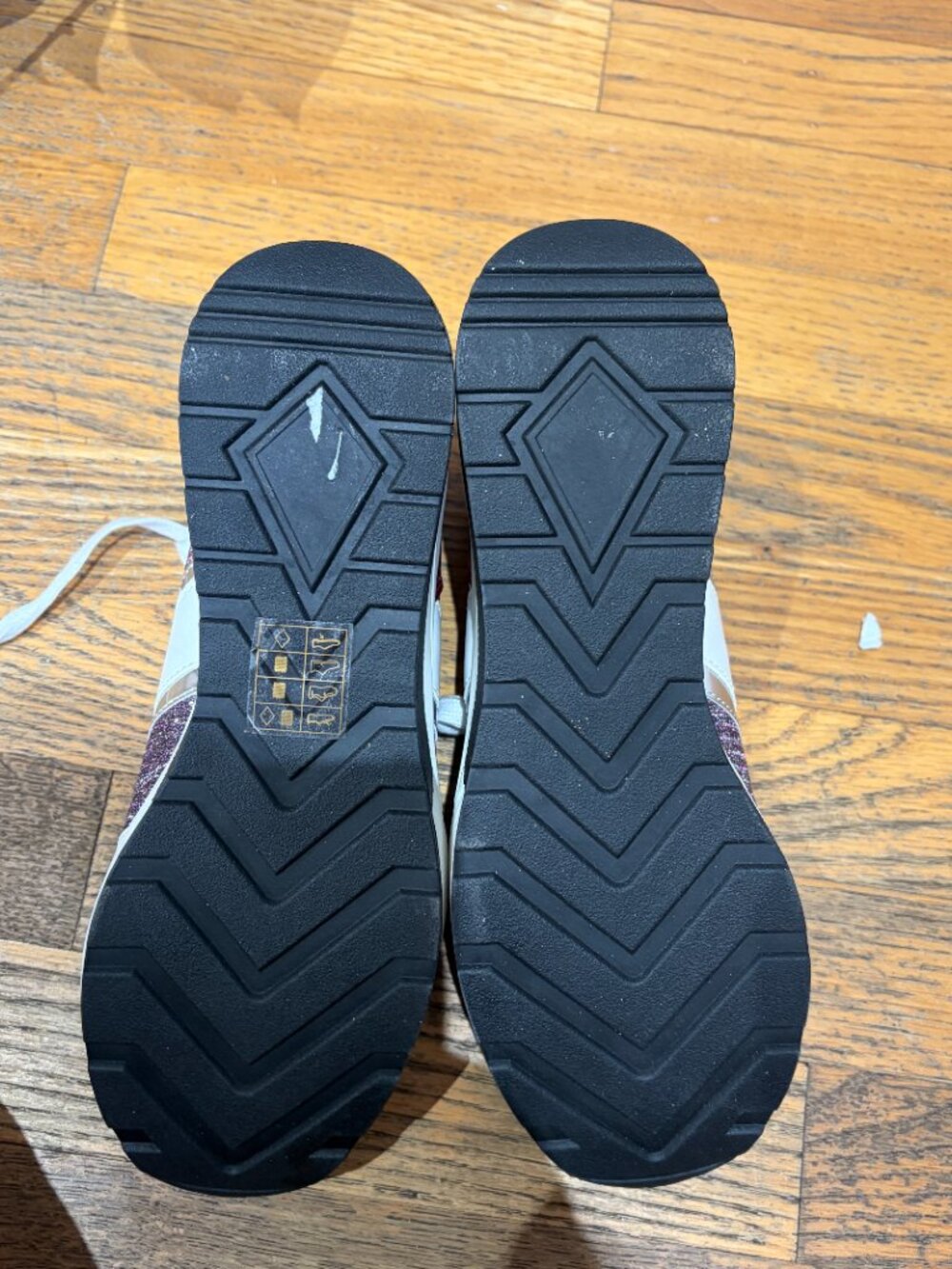 Michael Kors Mabel Trainer sneakers Size 8.5 Glitter Tag still on bottom - Picture 6 of 9